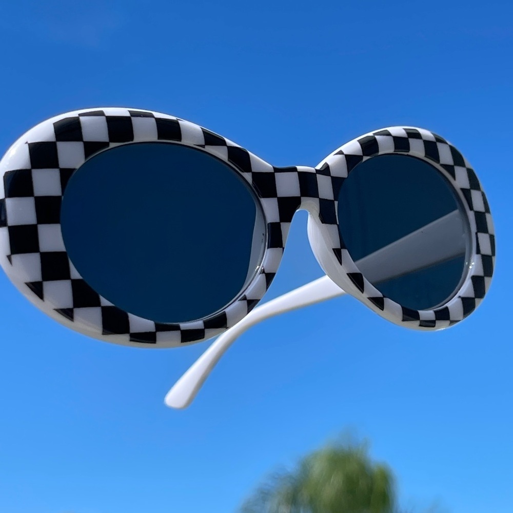 Round Frame Checkerboard Sunglasses - Picture 6 of 15